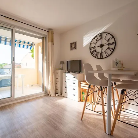 Studio Cabine 4 Pers. - Piscine, Parking, Proche Plages Au Lavandou - Fr-1-677-46 Apartamento