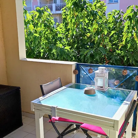 Studio Cabine 4 Pers. - Piscine, Parking, Proche Plages Au Lavandou - Fr-1-677-46 Apartment *